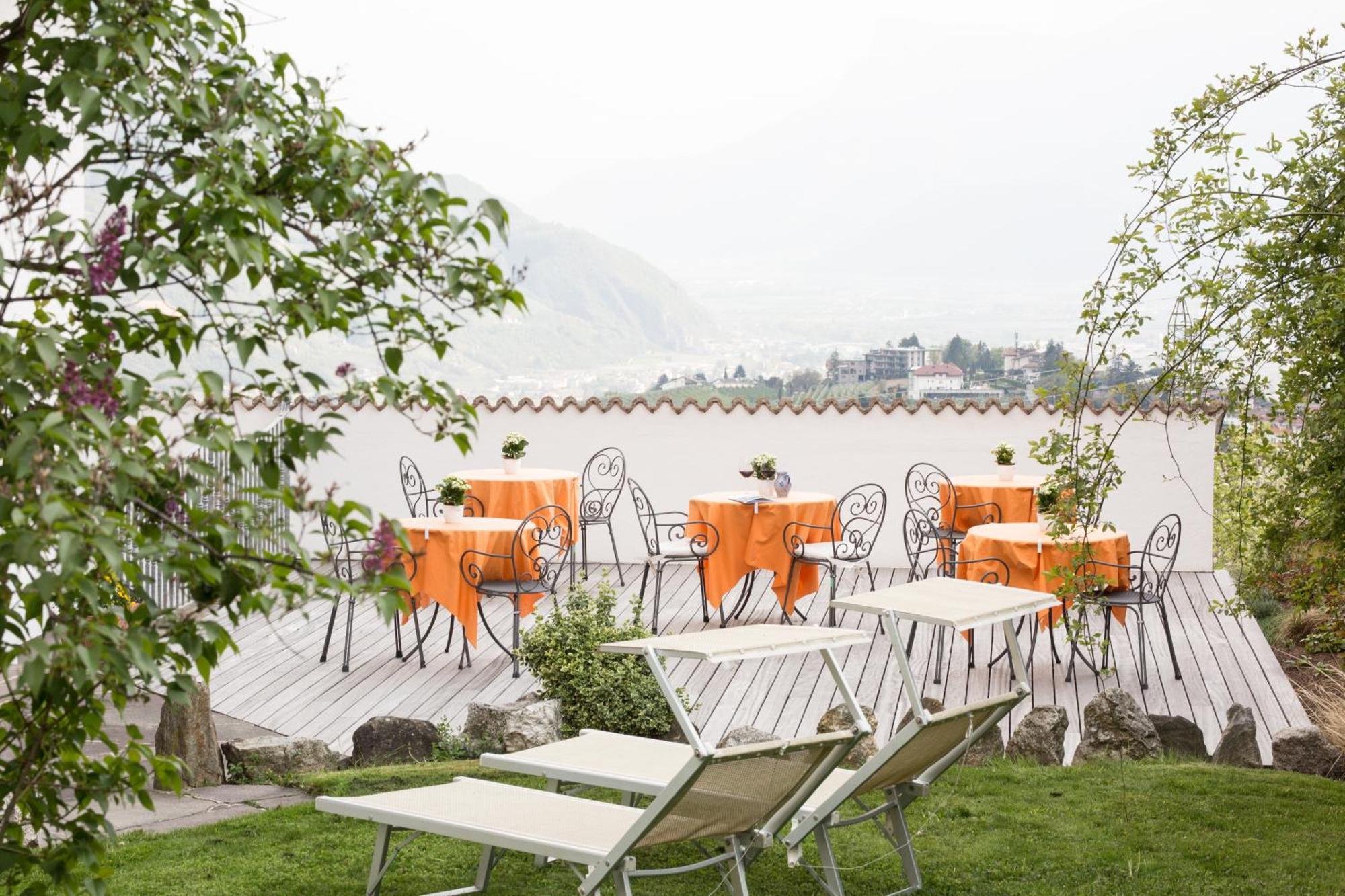 Linghof Bed & Breakfast Tirolo Bagian luar foto