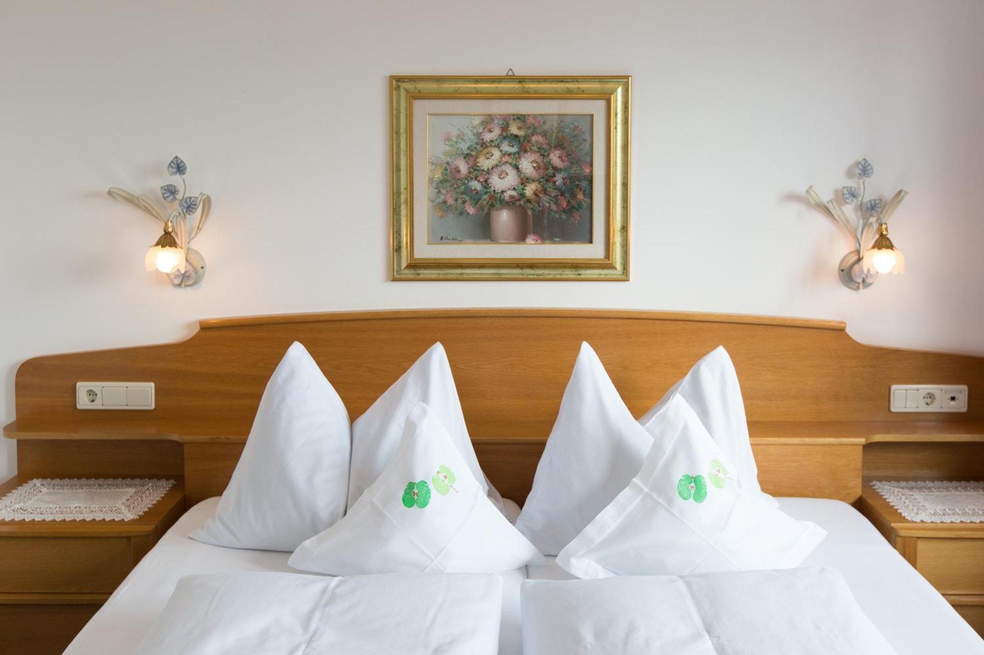 Linghof Bed & Breakfast Tirolo Bagian luar foto