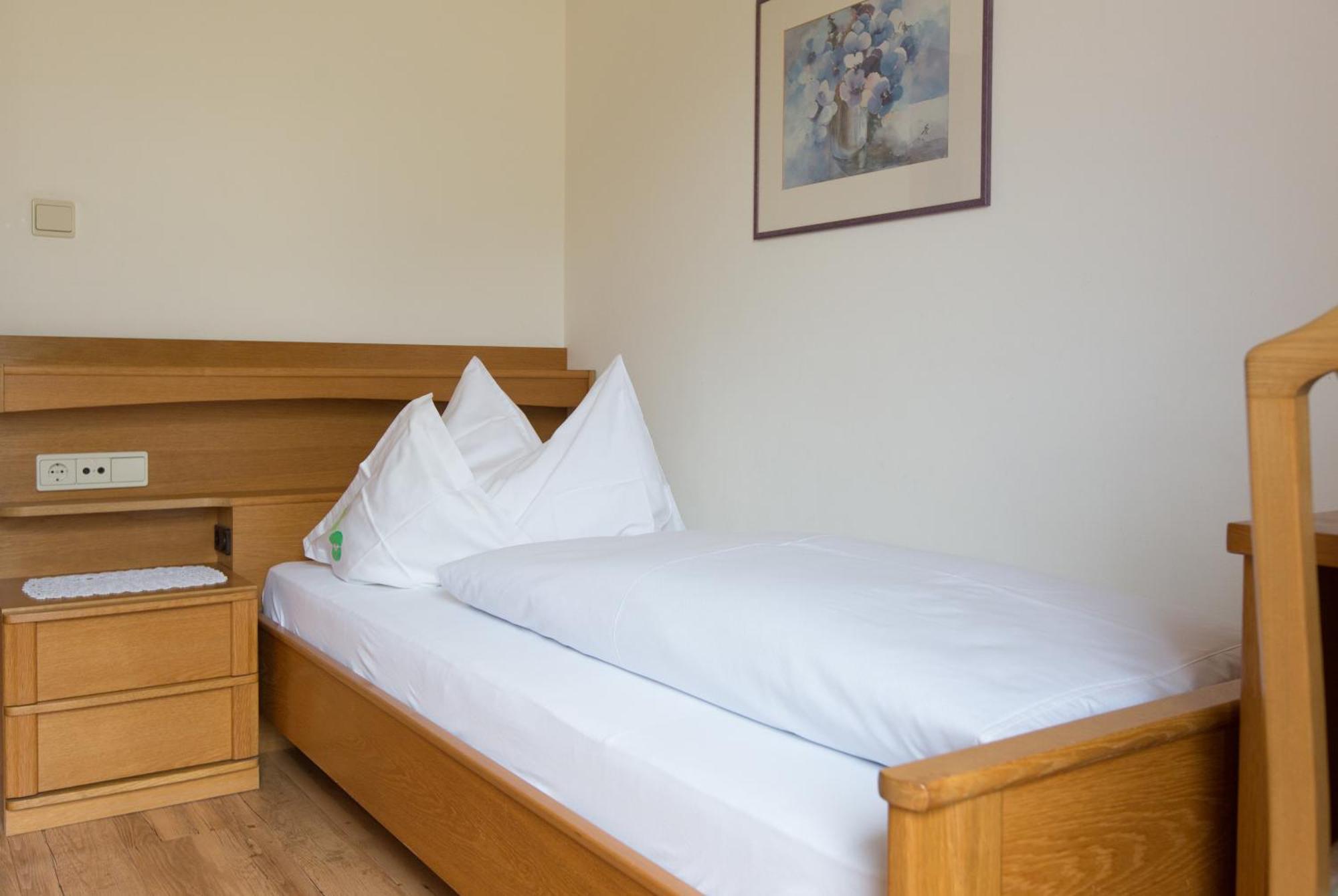 Linghof Bed & Breakfast Tirolo Bagian luar foto